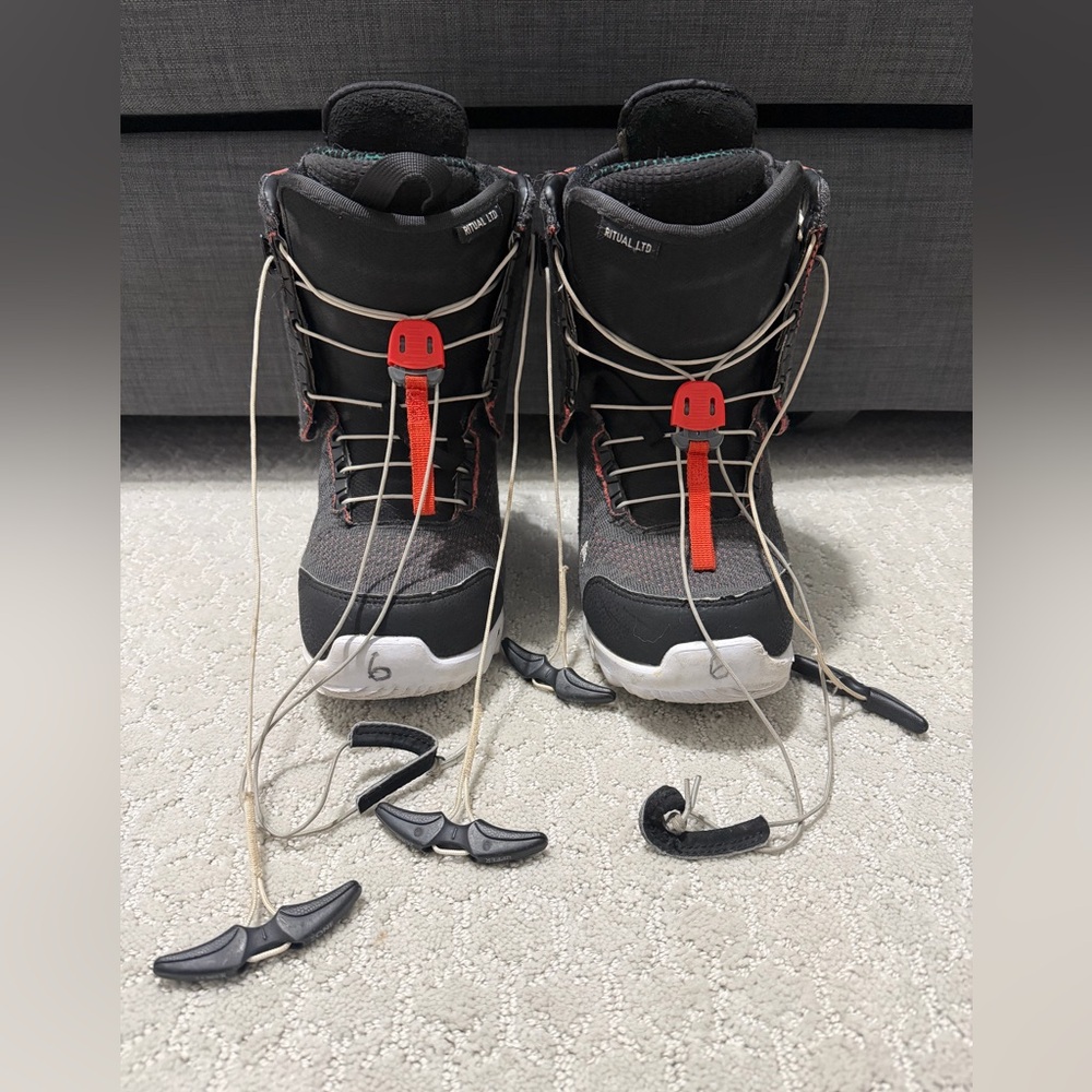 Burton Ritual LTD Women’s Snowboard Boots Size 6 BOA